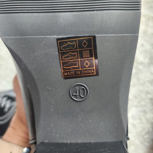 Black Western Embroidered Boots - Picture 5 of 6